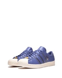 violette Leder niedrige Sneakers von adidas