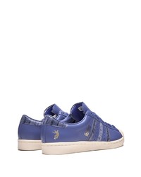 violette Leder niedrige Sneakers von adidas