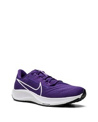 violette niedrige Sneakers von Nike