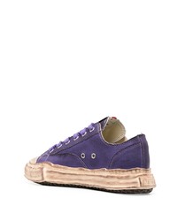 violette niedrige Sneakers von Maison Mihara Yasuhiro