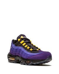 violette Sportschuhe von Nike