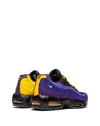 violette Sportschuhe von Nike