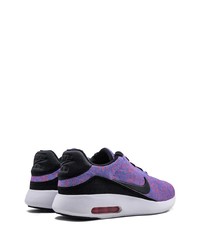 violette Sportschuhe von Nike