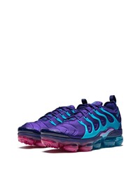 violette Sportschuhe von Nike