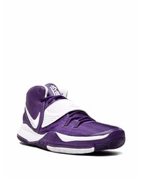 violette Sportschuhe von Nike