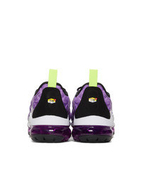 violette Sportschuhe von Nike