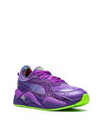 violette Sportschuhe von Puma