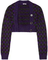 violette Strickjacke mit Karomuster