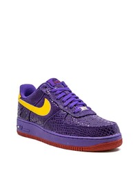 violette Wildleder niedrige Sneakers von Nike