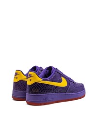 violette Wildleder niedrige Sneakers von Nike