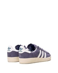 violette Wildleder niedrige Sneakers von adidas