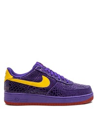 violette Wildleder niedrige Sneakers von Nike
