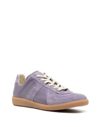 violette Wildleder niedrige Sneakers von Maison Margiela