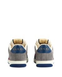 violette Wildleder niedrige Sneakers von Gucci