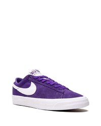 violette Wildleder niedrige Sneakers von Nike