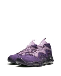 violette Wildleder Sportschuhe von Nike