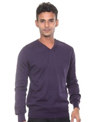 violetter Pullover mit einem V-Ausschnitt von FIOCEO