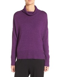 violetter Wollrollkragenpullover