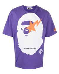 violettes bedrucktes T-Shirt mit einem Rundhalsausschnitt von Heron Preston