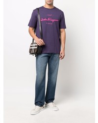 violettes bedrucktes T-Shirt mit einem Rundhalsausschnitt von Salvatore Ferragamo