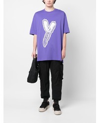 violettes bedrucktes T-Shirt mit einem Rundhalsausschnitt von Y-3