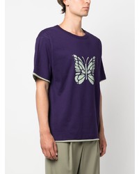 violettes bedrucktes T-Shirt mit einem Rundhalsausschnitt von Needles