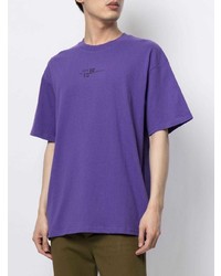 violettes bedrucktes T-Shirt mit einem Rundhalsausschnitt von Izzue