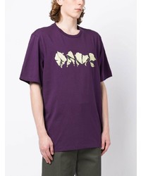 violettes bedrucktes T-Shirt mit einem Rundhalsausschnitt von Oamc