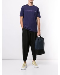 violettes bedrucktes T-Shirt mit einem Rundhalsausschnitt von Emporio Armani