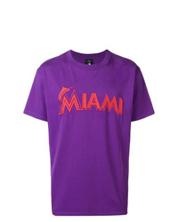 violettes bedrucktes T-Shirt mit einem Rundhalsausschnitt von Marcelo Burlon County of Milan