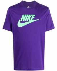 violettes bedrucktes T-Shirt mit einem Rundhalsausschnitt von Nike
