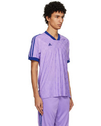 violettes bedrucktes T-Shirt mit einem Rundhalsausschnitt von adidas Originals