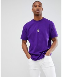 violettes besticktes T-Shirt mit einem Rundhalsausschnitt