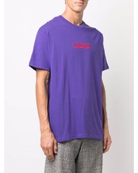violettes besticktes T-Shirt mit einem Rundhalsausschnitt von Pleasures