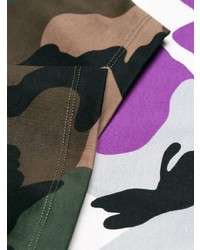 violettes Camouflage T-Shirt mit einem Rundhalsausschnitt von Valentino