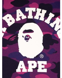 violettes Camouflage T-Shirt mit einem Rundhalsausschnitt von A Bathing Ape