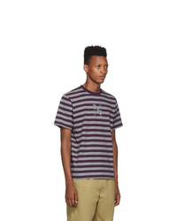 violettes horizontal gestreiftes T-Shirt mit einem Rundhalsausschnitt von Noah NYC
