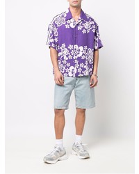 violettes Kurzarmhemd mit Blumenmuster von Just Don