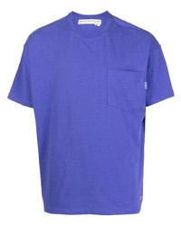 violettes T-Shirt mit einem Rundhalsausschnitt von Advisory Board Crystals