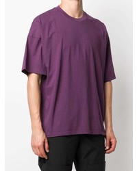 violettes T-Shirt mit einem Rundhalsausschnitt von White Mountaineering