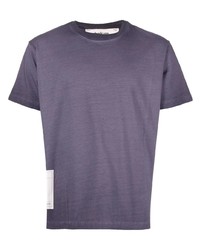 violettes T-Shirt mit einem Rundhalsausschnitt von Haikure