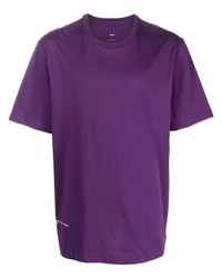 violettes T-Shirt mit einem Rundhalsausschnitt von Oamc