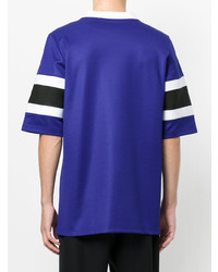 violettes T-Shirt mit einem V-Ausschnitt von AMI Alexandre Mattiussi