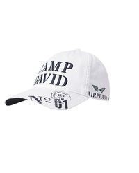 weiße Baseballkappe von Camp David