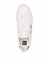 weiße bedruckte Leder niedrige Sneakers von Veja