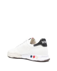 weiße bedruckte Leder niedrige Sneakers von Maison Mihara Yasuhiro