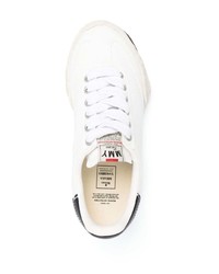 weiße bedruckte Leder niedrige Sneakers von Maison Mihara Yasuhiro