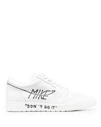 weiße bedruckte Leder niedrige Sneakers von MIKE
