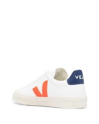 weiße bedruckte Leder niedrige Sneakers von Veja