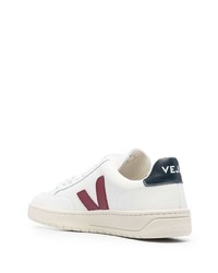 weiße bedruckte Leder niedrige Sneakers von Veja